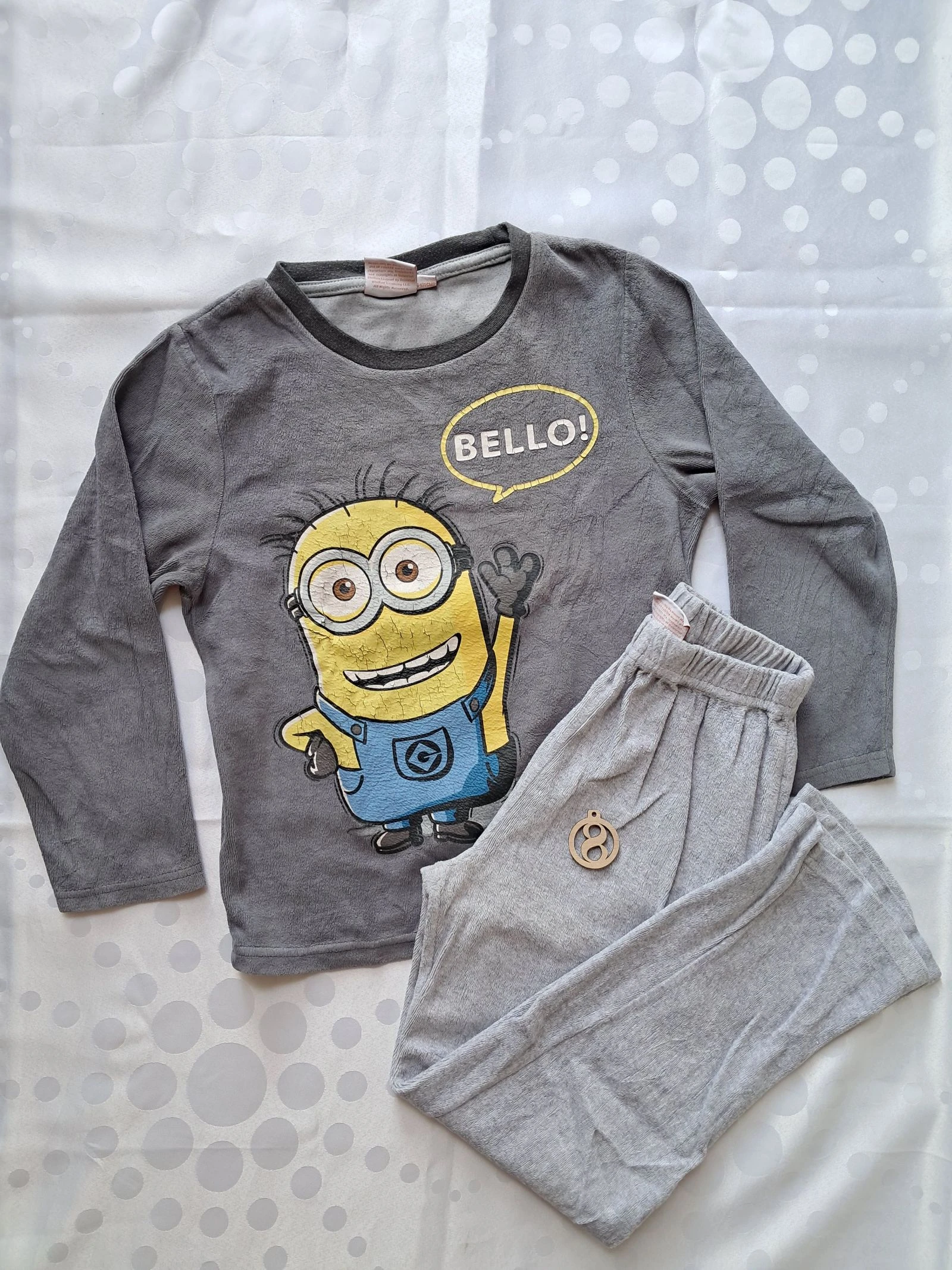 Pyjama velours minions taille 8ans